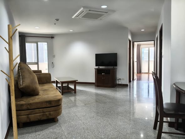 living room of Witthayu Complex