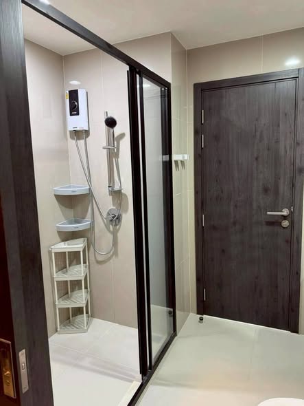 room interior and bathroom of XT HUAIKHWANG