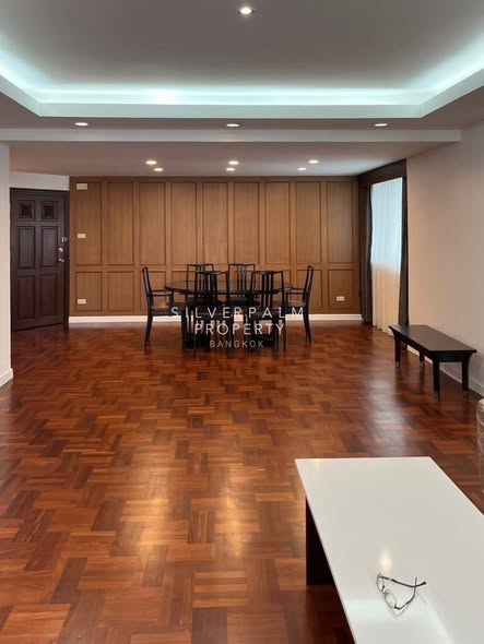 Yellow Ribbon Hills Executive Mansion