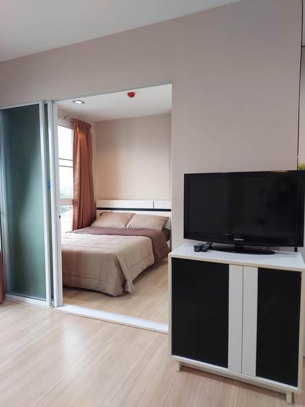bedroom and room interior of คอนโดวันพลัส บิสสิเนสพาร์ค 1 (One Plus Business Park 1)