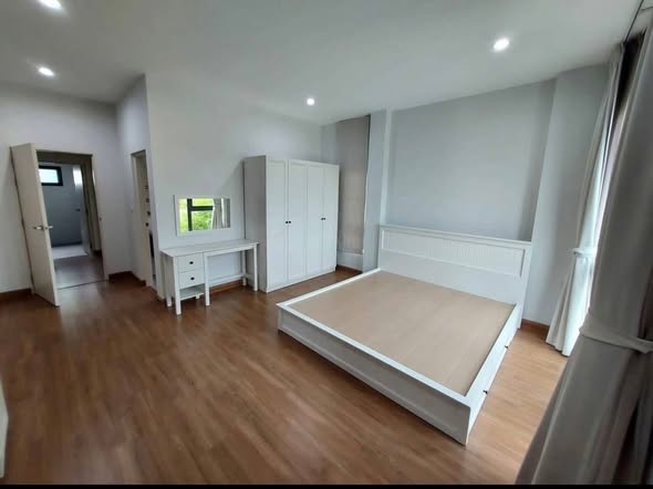 bedroom of บ้านกลางเมือง ลาดพร้าว 101 สเตชั่น