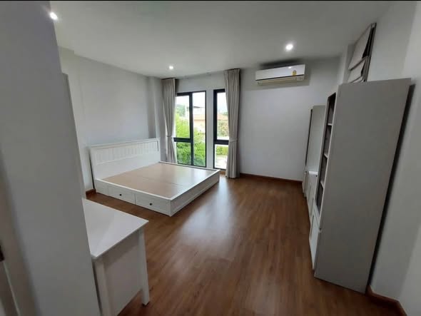 bedroom of บ้านกลางเมือง ลาดพร้าว 101 สเตชั่น