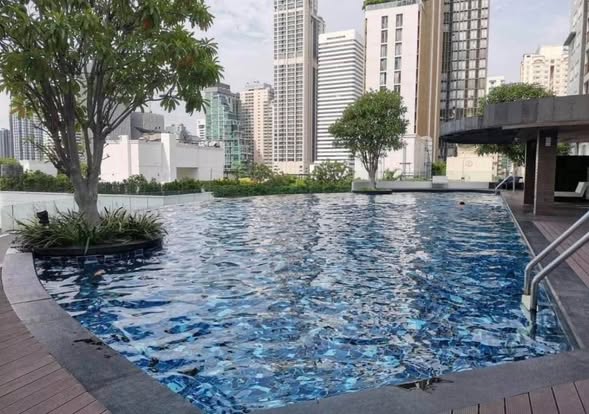 pool of 15 Sukhumvit Residences