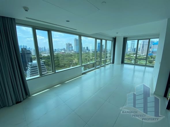 room interior of 185 Rajadamri