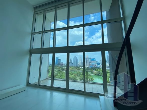 room interior of 185 Rajadamri