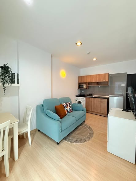 living room of คอนโดวันพลัส บิสสิเนสพาร์ค 2 (One Plus Business Park 2)