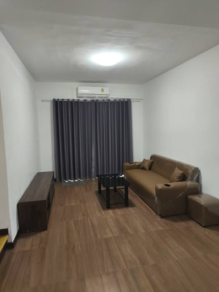 bedroom of 2 storey townhome for daily weekly rent