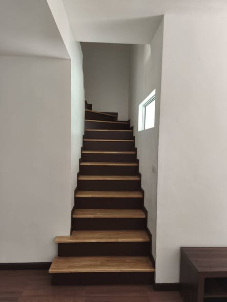 2 storey townhome for daily weekly rent