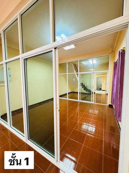 room interior of ขายอาคารพาณิชย์ 6ชั้น ใกล้ MRT สุทธิสาร หลังมุม 27 ตรว.