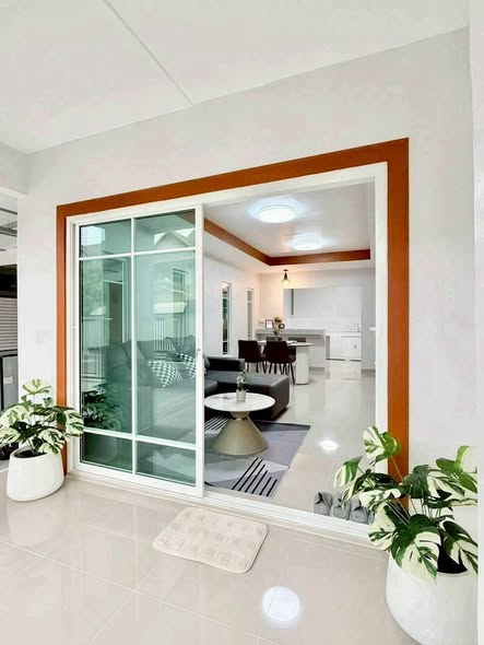 room interior and bathroom of โครงการบ้านแฝด ซอยเพชรเกษม 66