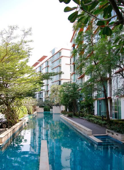 pool of ดิ ไอริส (พระราม9 – ศรีนครินทร์)