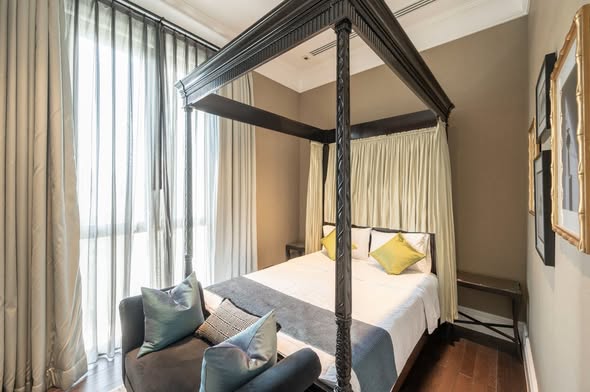 bedroom of 98 Wireless
