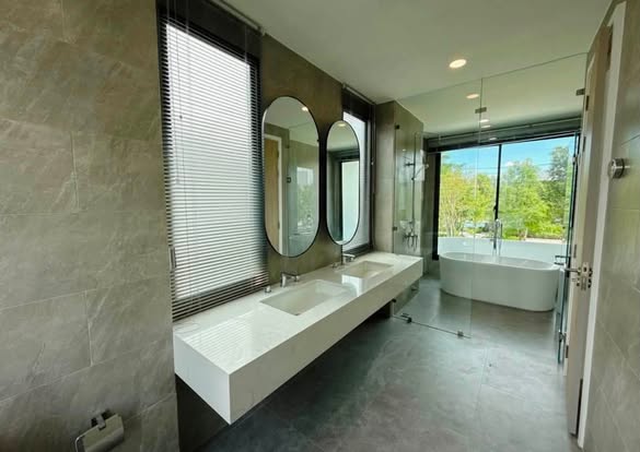 bathroom of พูลวิลล่ากรุงเทพ Airy Ville Bangkok