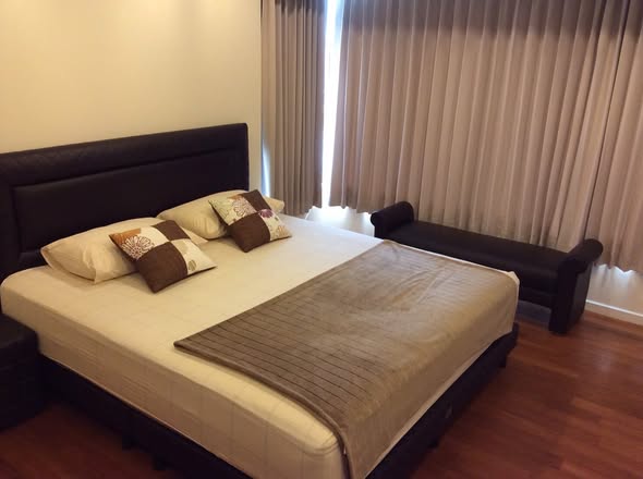 bedroom of Amanta Lumphini