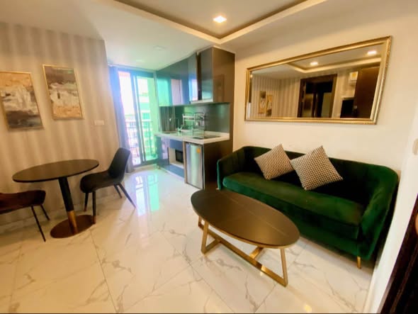 living room of Arcadia Center Suites : อาคาเดีย เซ็นเตอร์ สูท