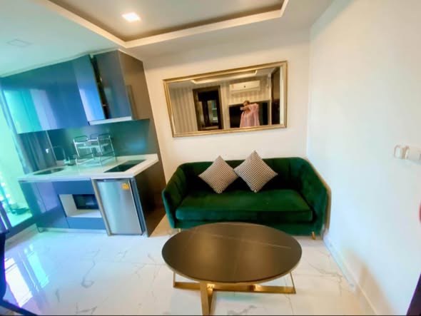 living room of Arcadia Center Suites : อาคาเดีย เซ็นเตอร์ สูท