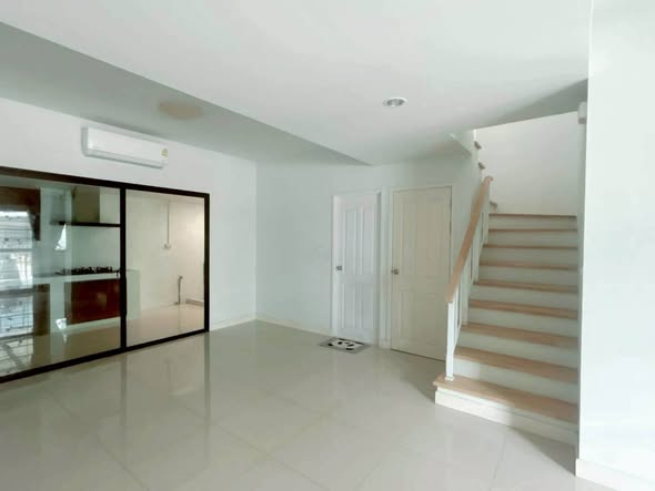 room interior of Areeya The Colors 196