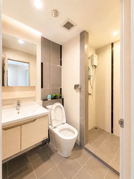 bathroom of Artemis Sukhumvit 77