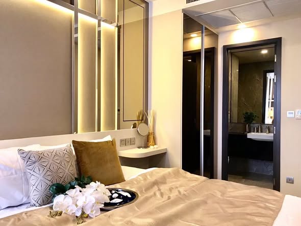 bedroom of Ashton Asoke