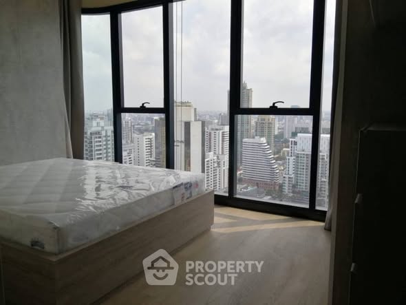 bedroom of Ashton Asoke