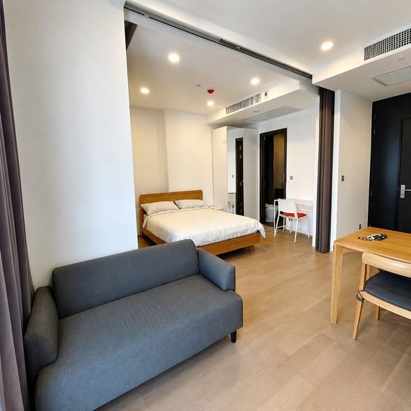 bedroom and room interior of Ashton Chula-Silom