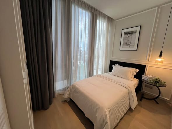 bedroom of Ashton Silom