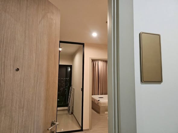 room interior and bathroom of แอสปาย เอราวัณ ไพร์ม Aspire Erawan Prime