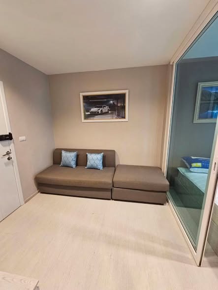 bedroom and living room of Aspire Erawan Tower B