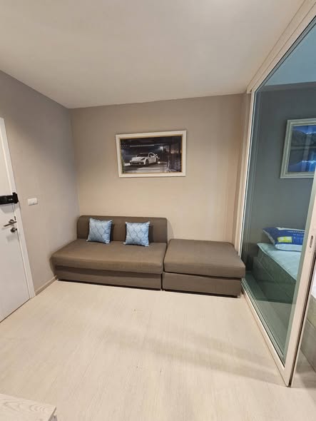 living room and bedroom of Aspire Erawan Tower B