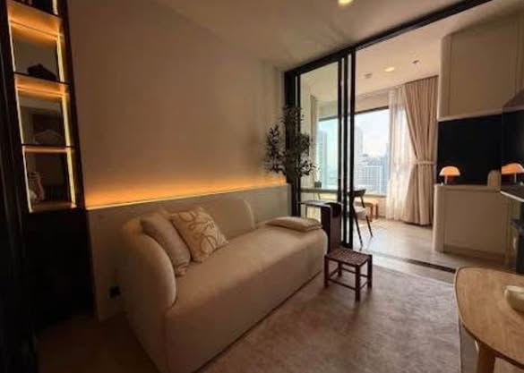 bedroom and living room of Aspire Onnut Station