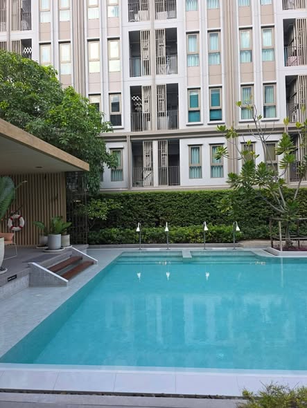pool of Aspire Pinklao – Arunammarin