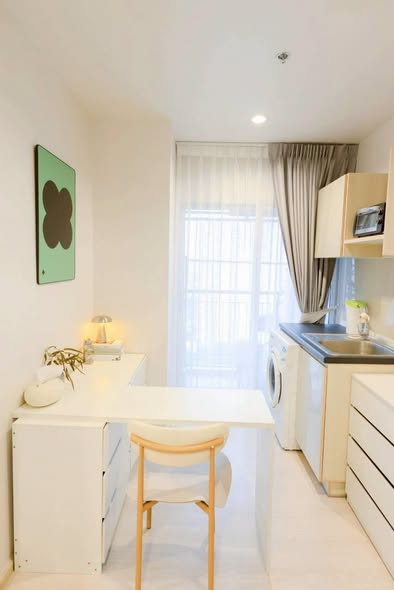 bedroom and bathroom of Aspire Sathon-Taksin (Timber Zone)