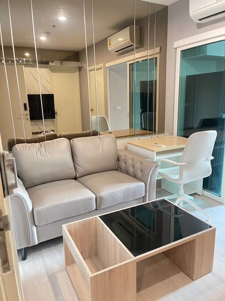 living room and room interior of Aspire Sathorn – Tha Phra