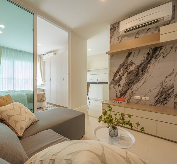 living room and room interior and bathroom of Aspire Srinagarindra แอสปาย ศรีนครินทร์