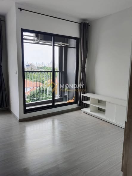 bedroom and room interior of Aspire Sukhumvit-On Nut