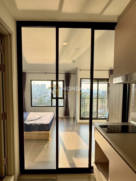 bedroom and room interior of Aspire Sukhumvit-On Nut