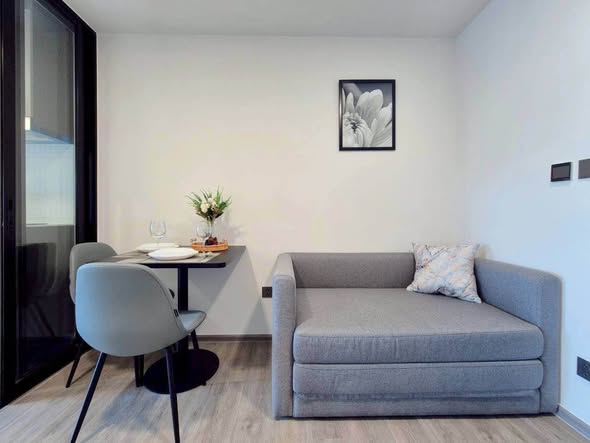 living room and room interior of Atmoz Palacio Ladprao Wanghin | แอทโมซ พาลาซิโอ ลาดพร้าว วังหิน