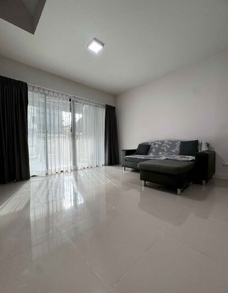living room and bedroom of Baan Klang Muang Phaholyothin-Ramintra