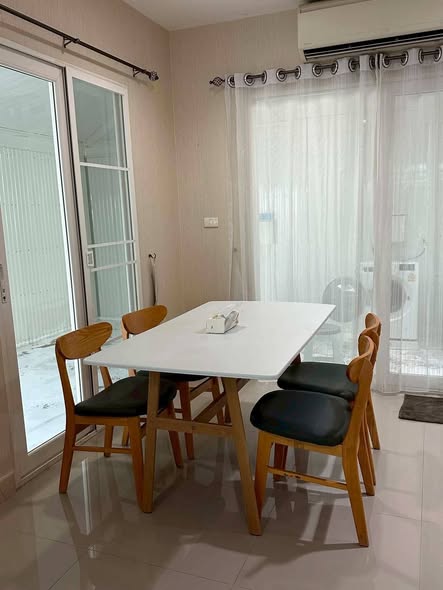room interior of Baan Klang Muang Rama 9
