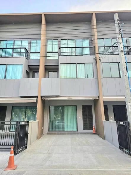 Baan Klang Mueang Rama 9-Krungthep Kritha