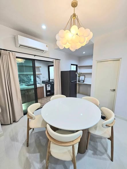 room interior of Baan Klang Mueang Rama 9-Krungthep Kritha