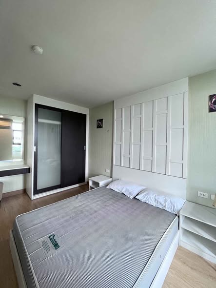 bedroom and room interior of Baan Navatara Condominium