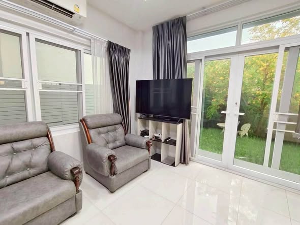 bedroom and living room and room interior of บ้านปรีดี ที่พักรายเดือน (Baan​ Pridi)