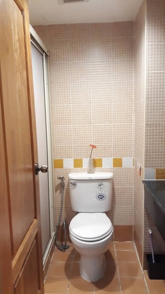bathroom of ลุมพินีเพลส สวนพลู-สาทร
