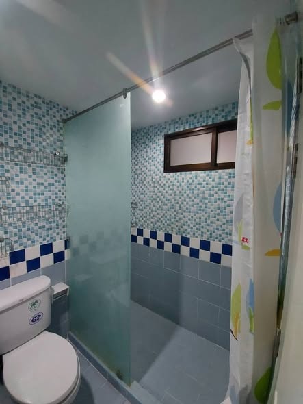 bathroom of ลุมพินีเพลส สวนพลู-สาทร