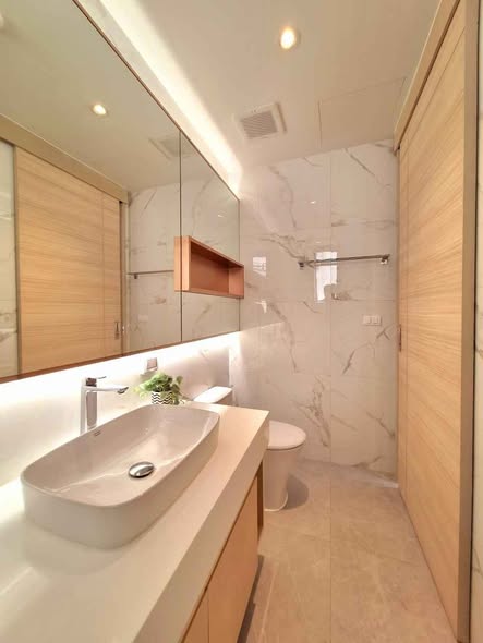 bathroom of Bearing Residence