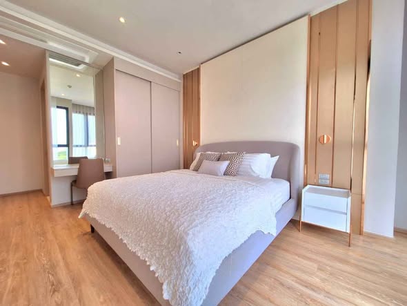 bedroom of Bearing Residence