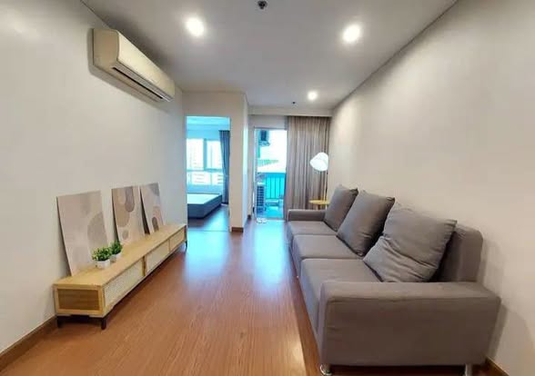 living room and bedroom of Belle Grand Rama 9