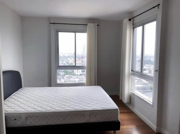 bedroom of Belle Park Residence