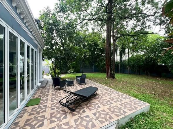 room interior of Bless Town Sukhumvit 50